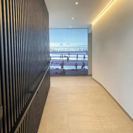 In Near The نيوبورت